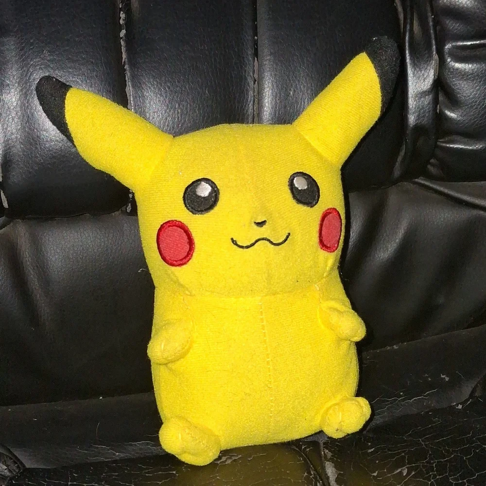 2017 Toy Factory Pikachu plush - Picture 1 of 3
